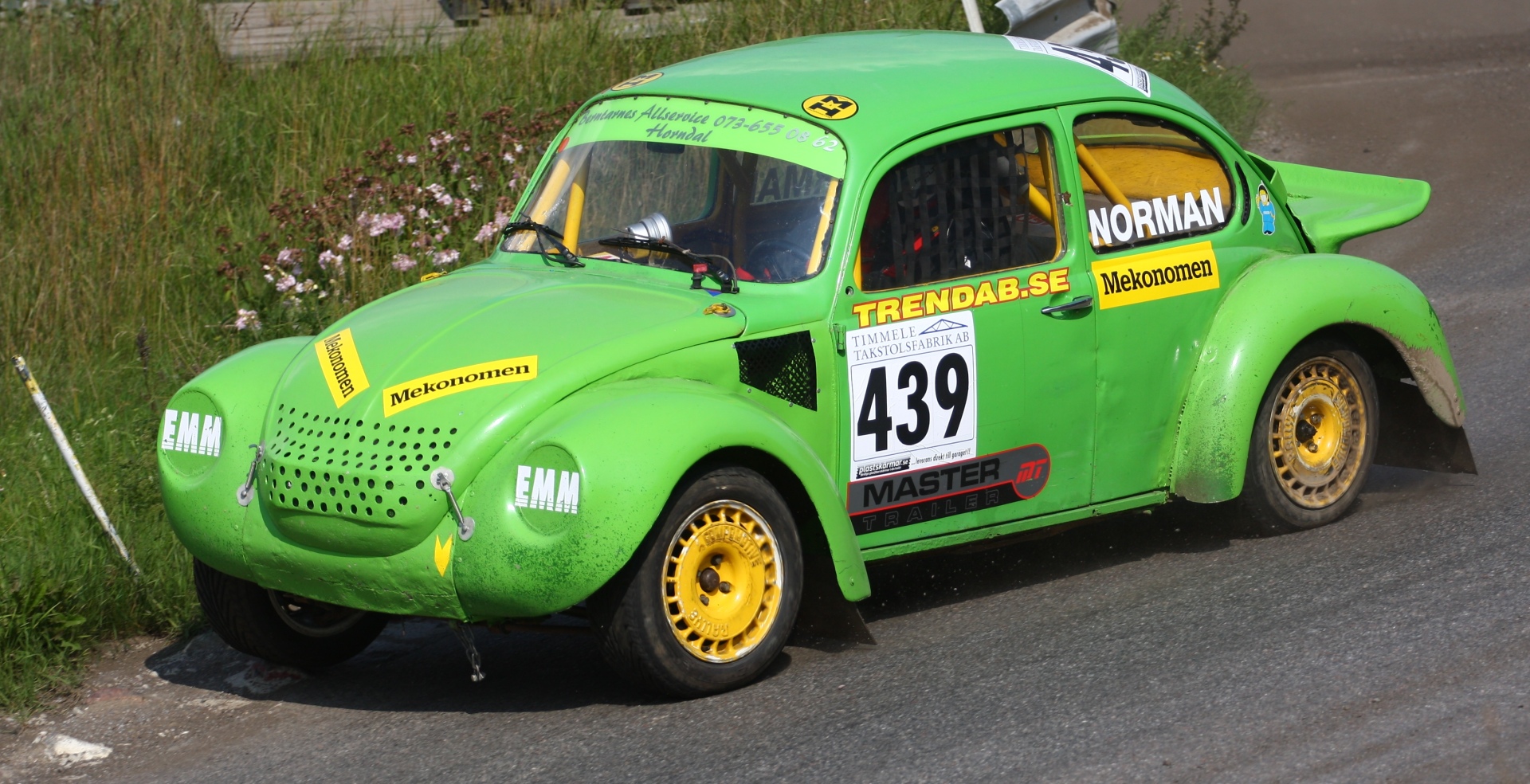 Green_Rallycross_VW_car_439_(4899192610).jpg