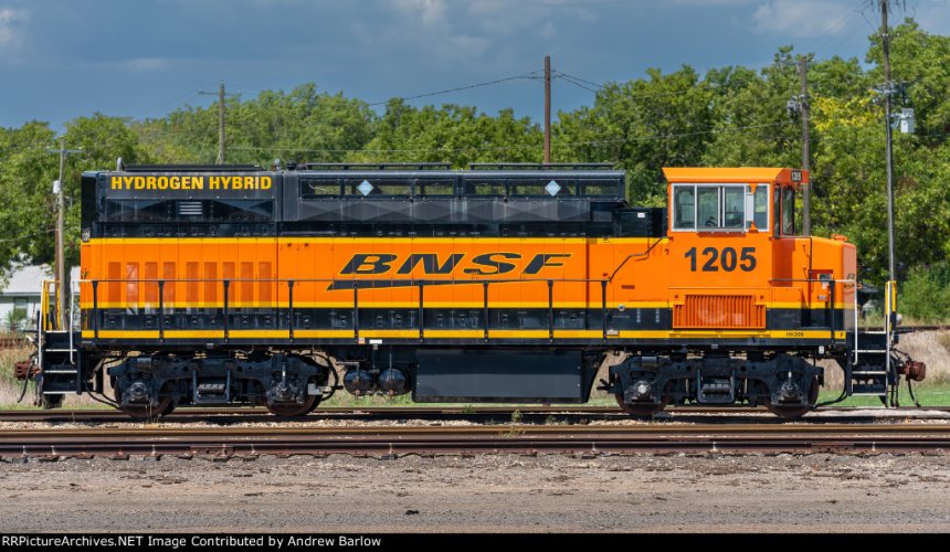 bnsf1205.jpg