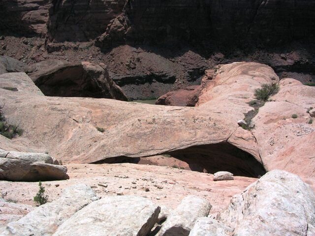 Cliff Hanger.JPG