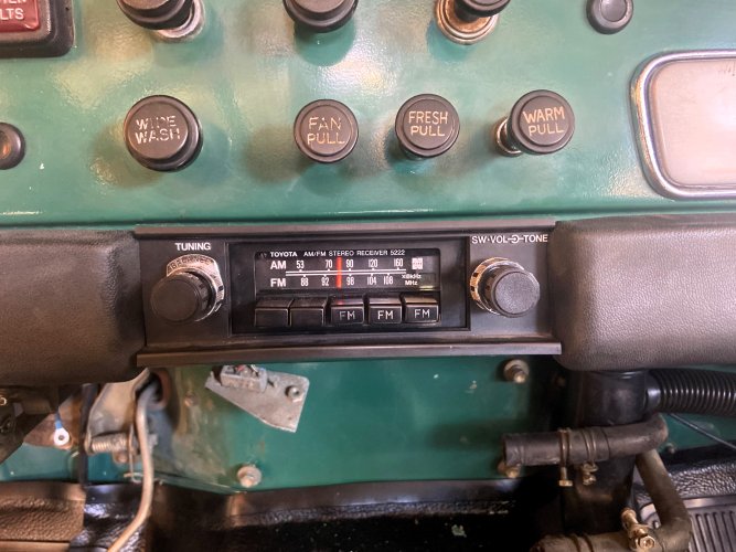 FJ60 radio.jpg