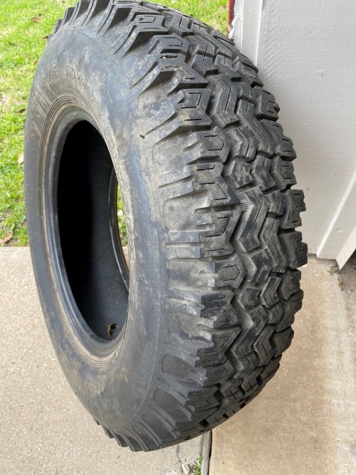 dunlop_snow_cruiser_h78-15.jpg