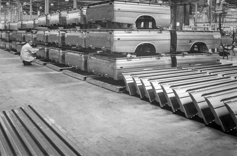 Toyota-Truck-Production-bed-lineup-lede-1-scaled.jpg