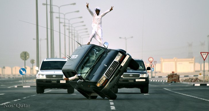 qatar-driving-beats-gymkhana-with-skateboard-car-on-two-wheels-38948-7.jpg