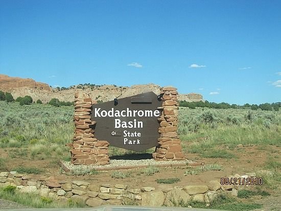 1.1282993160.kodachrome-basin-state-park-entrance.jpg