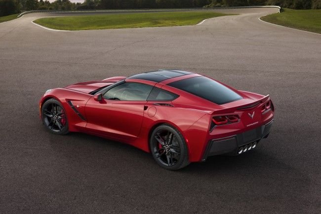 2014-Chevrolet-Corvette-044-650x433.jpg