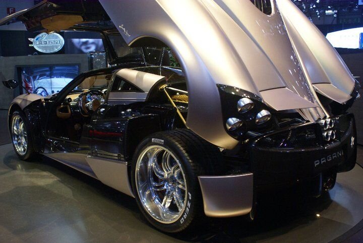 pagani.jpg
