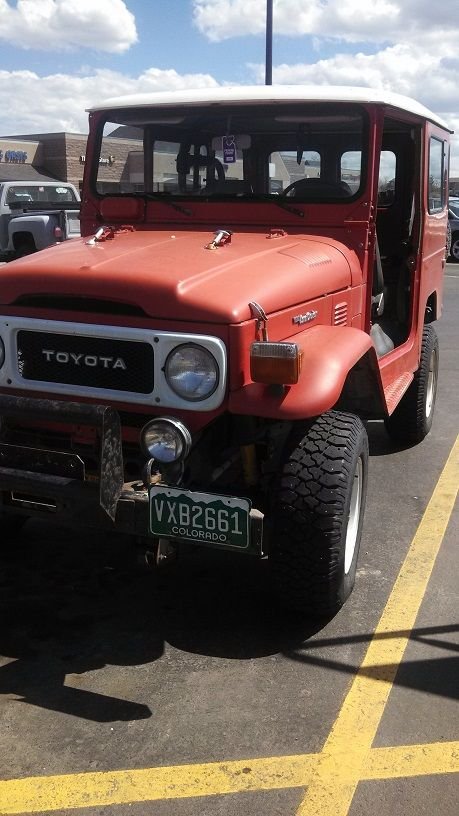82 FJ40.jpg