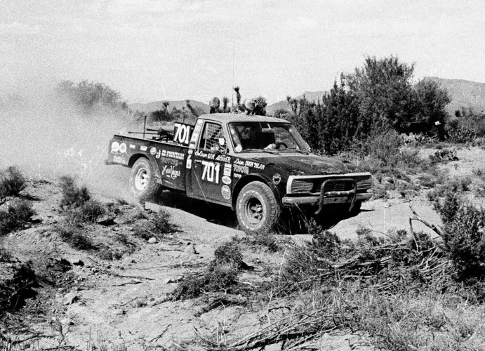 CenterlineImages.1977.Class 7.Milam.toyota.701.21x.jpg
