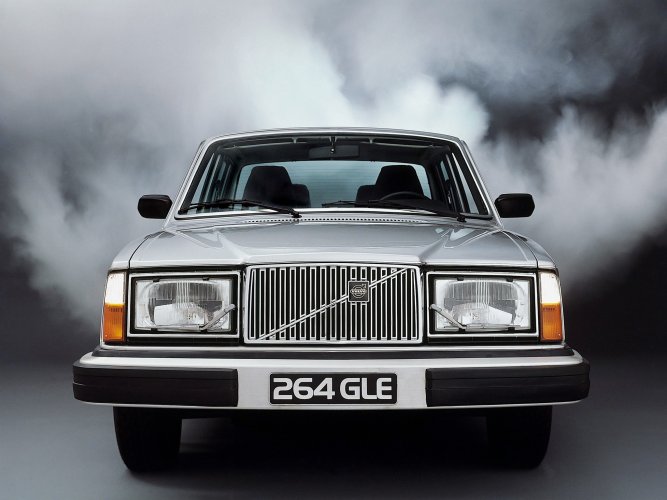 VOLVO-264-2427_16-2826470440.jpg