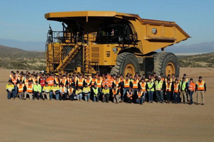 Cat_793_prototype_electric_mine_truck.638792e920048.jpg
